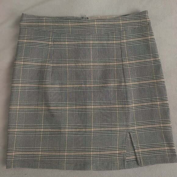 Garage skirt - Picture 1 of 2